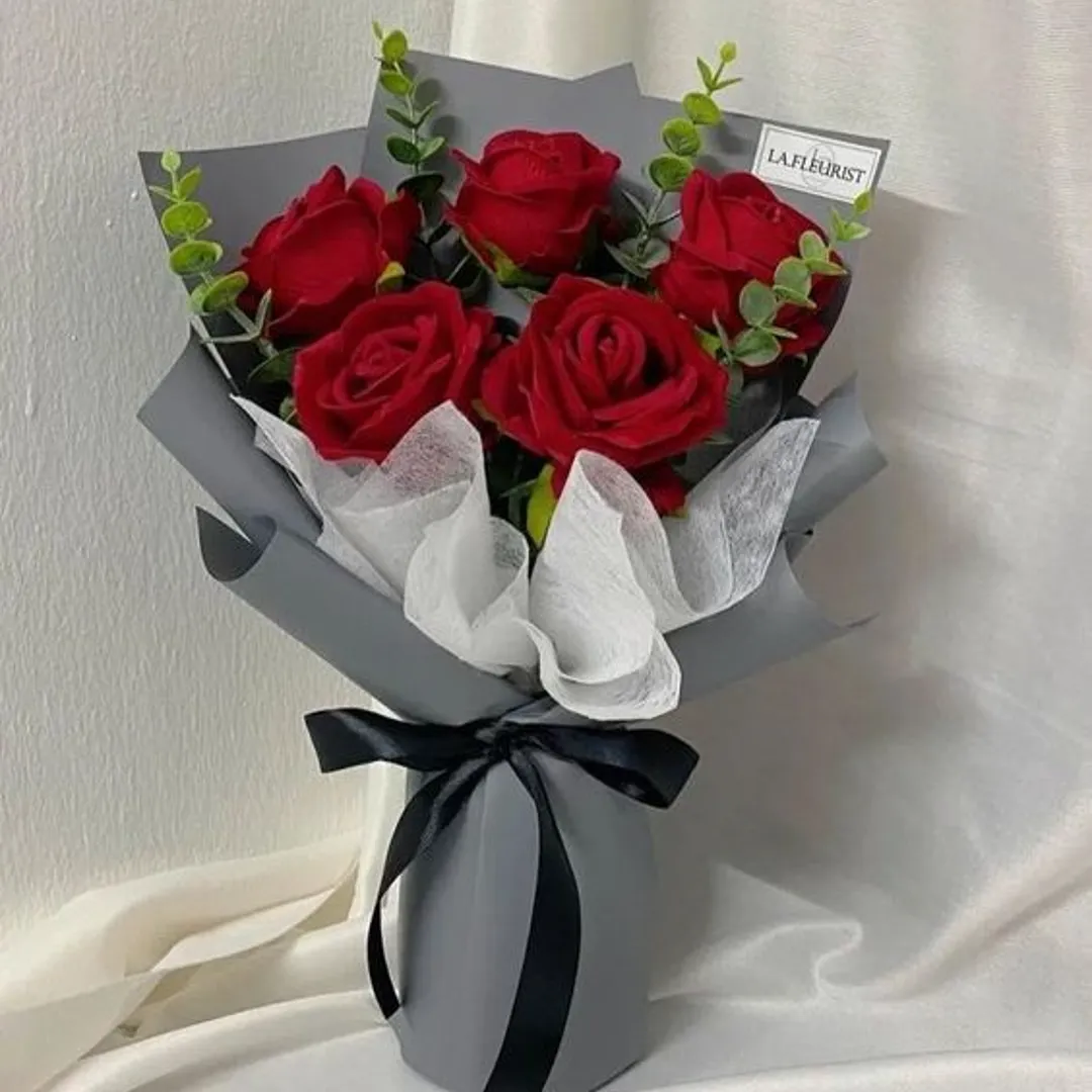 Ramo Rosas image